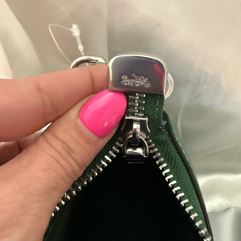 💚Coach NEW Teri Beautiful Emerald Green Leather Shoulder Bag with crossbody💚 - Picture 8 of 10